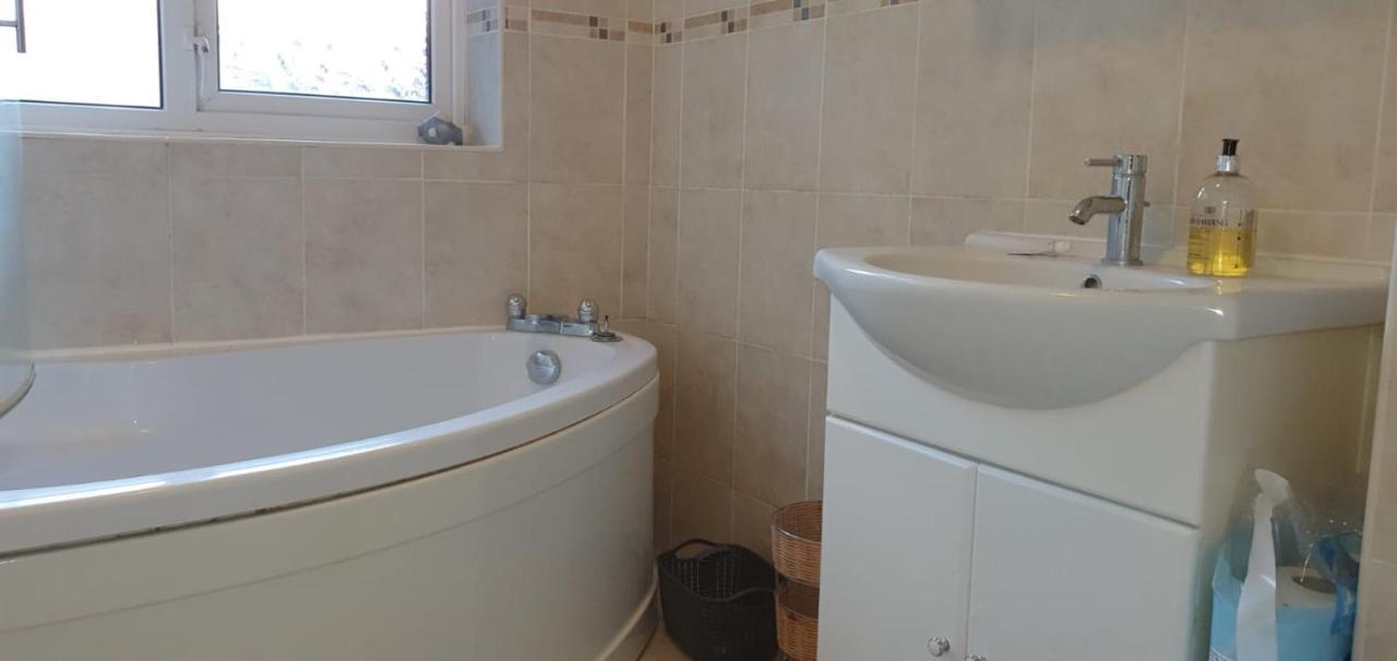 2 Bed Semi-Detached House Vila Poole Exterior foto